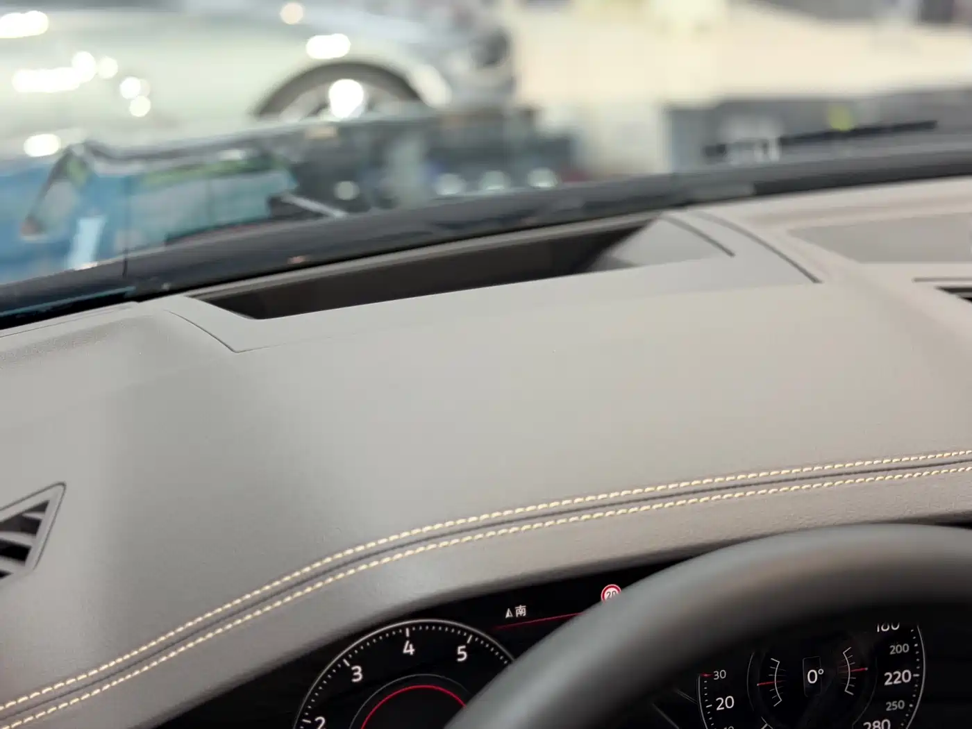 Volkswagen Touareg 2022 3.0TSI Rui Xiang Edition Gloss Black Sport Package фото 22