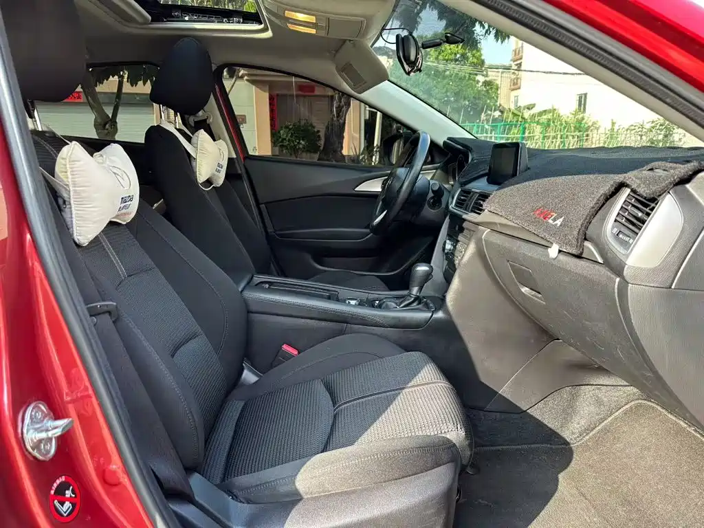 Фото 17 - Mazda Mazda 3