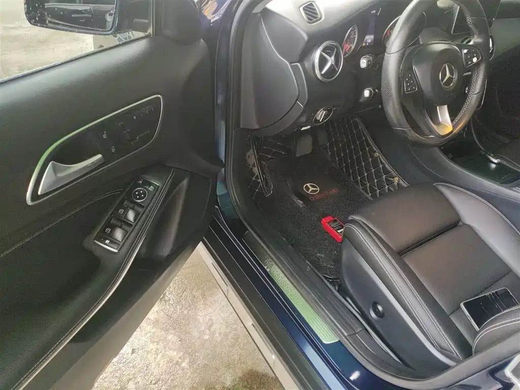 Mercedes-Benz GLA 2016 GLA 200 Dynamic фото 16