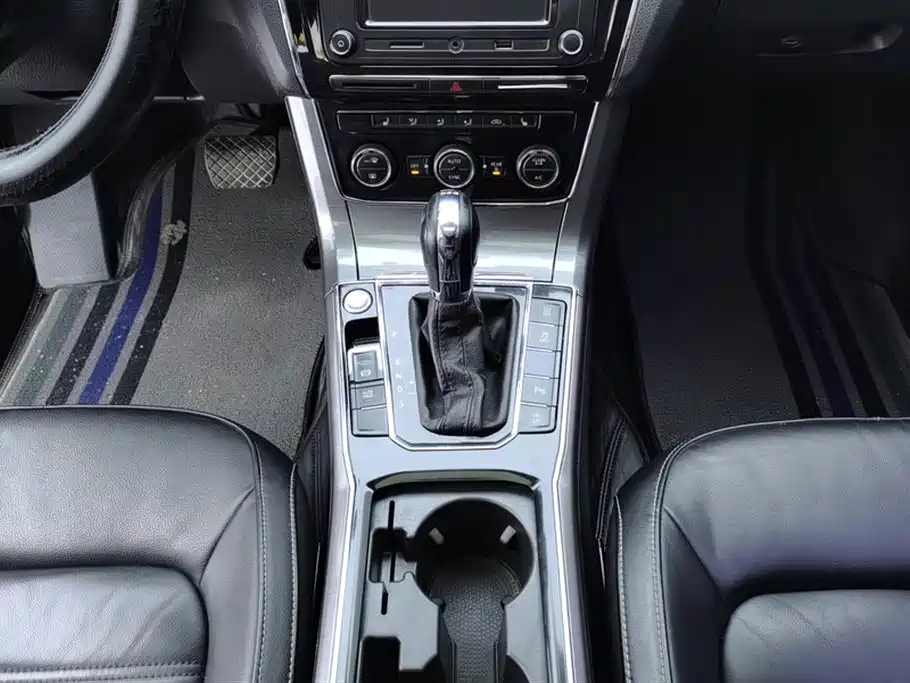 Volkswagen Passat 2017 330TSI DSG Prestige фото 16