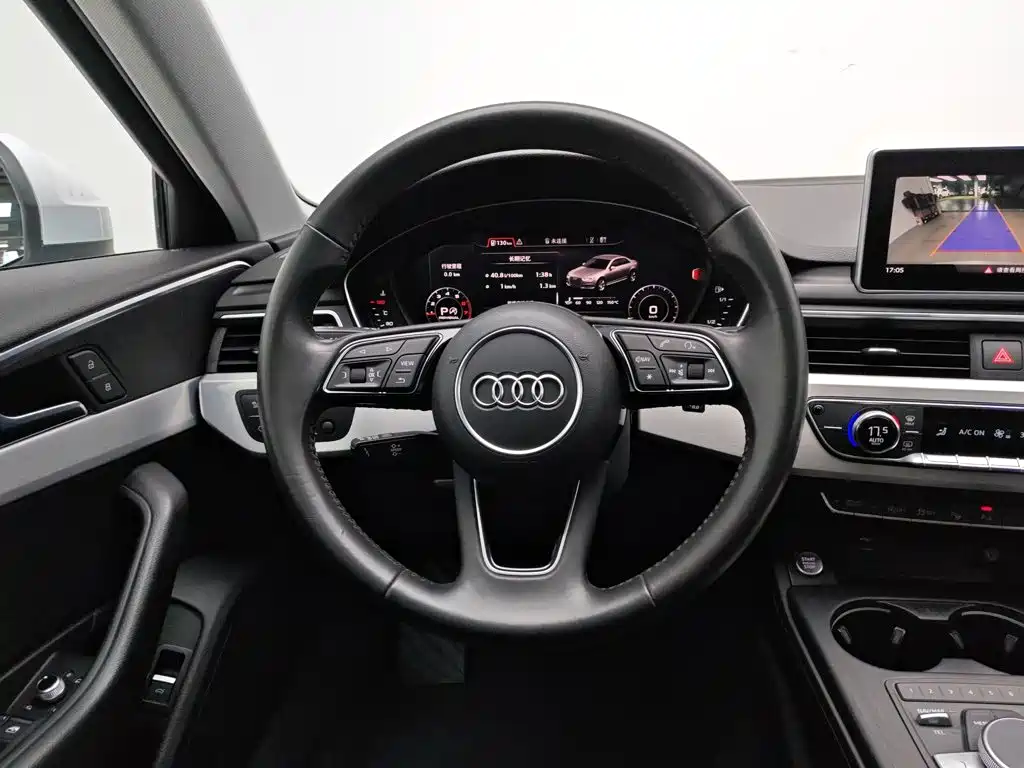 Фото 11 - Audi A4L