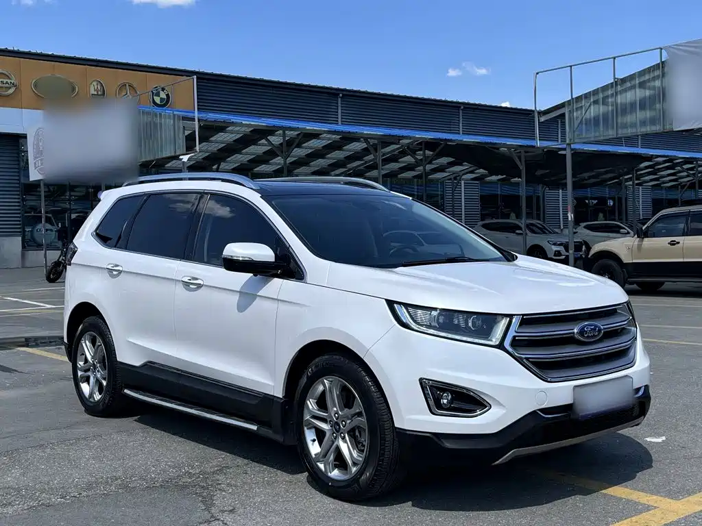 Фото 22 - Ford Edge