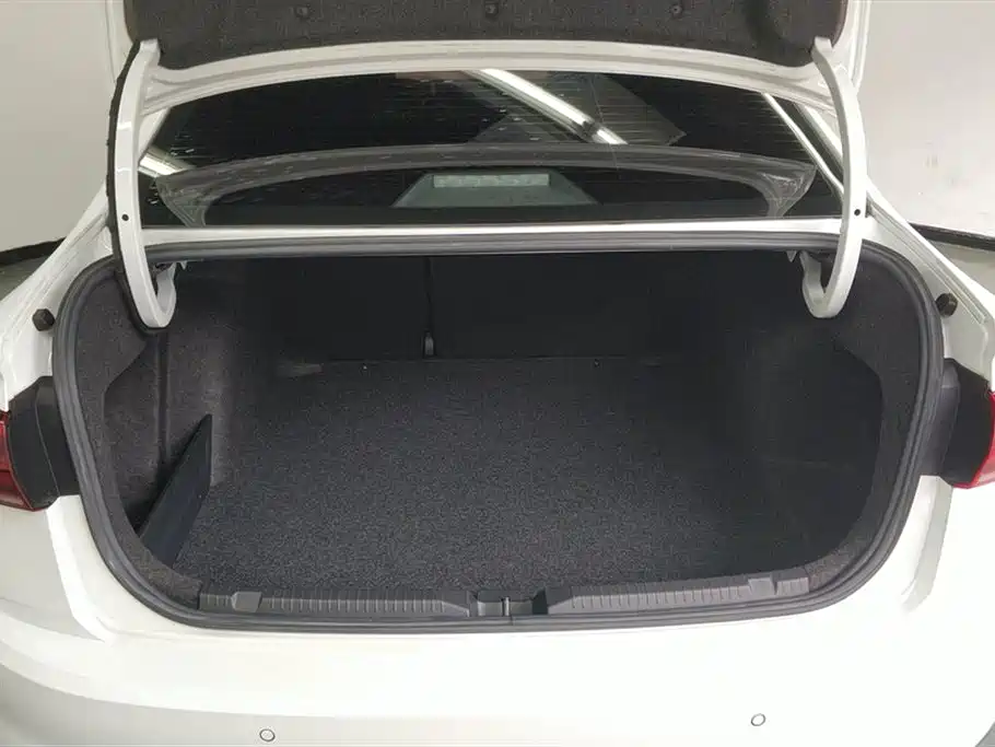 Volkswagen Bora 2019 Facelift 1.5L Automatic Comfort China V фото 4