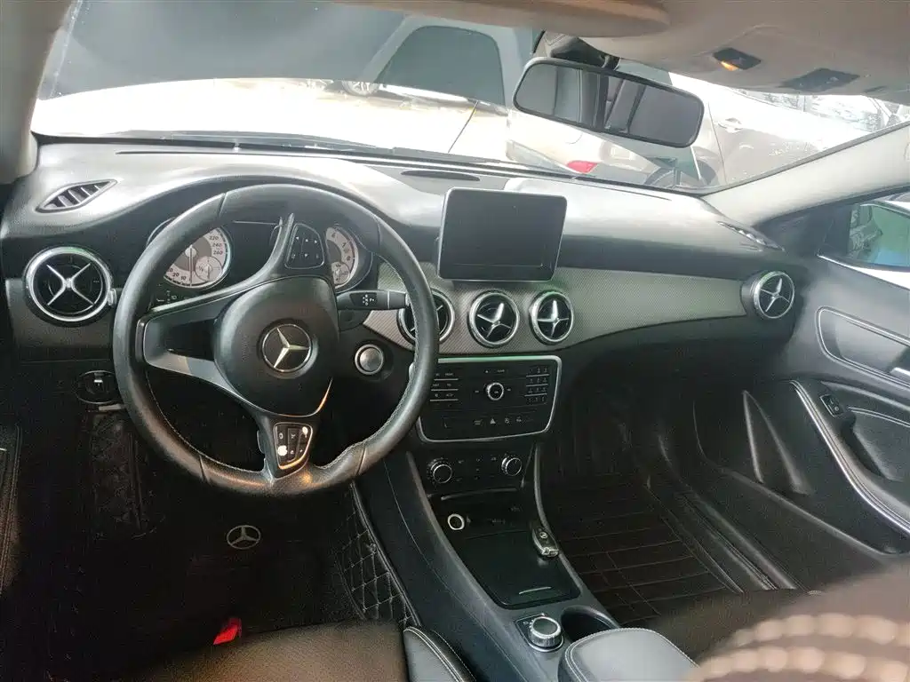 Mercedes-Benz GLA 2016 GLA 200 Dynamic фото 10