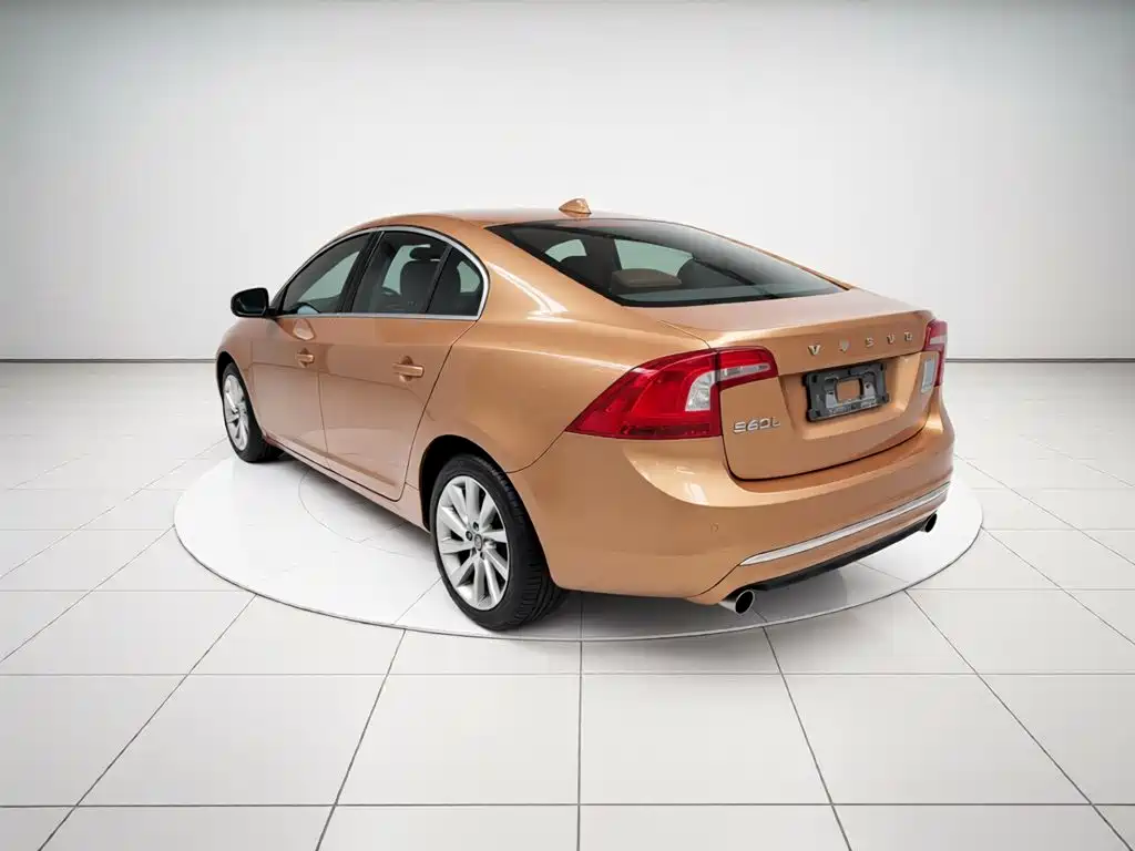 Фото 5 - Volvo S60