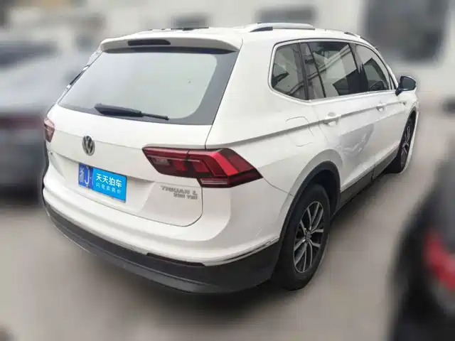 Volkswagen Tiguan L 2018 330TSI Automatic 2WD Luxury Edition — фото 2
