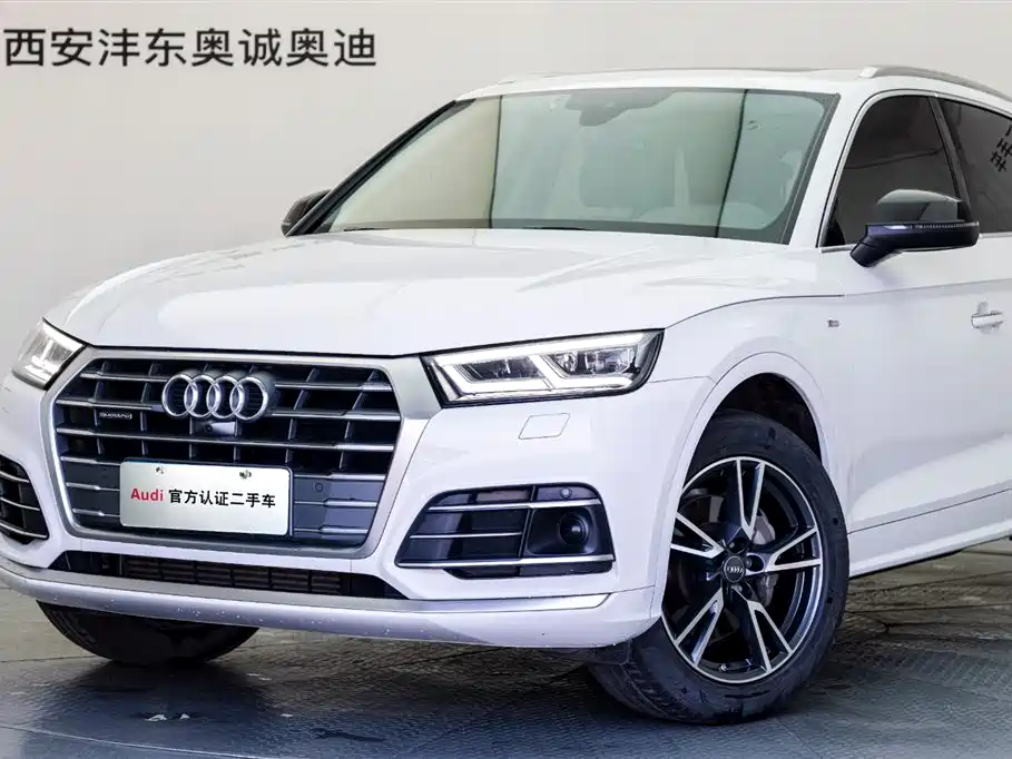 Audi Q5L 2020 Facelift 40 TFSI Honor Fashion фото 20