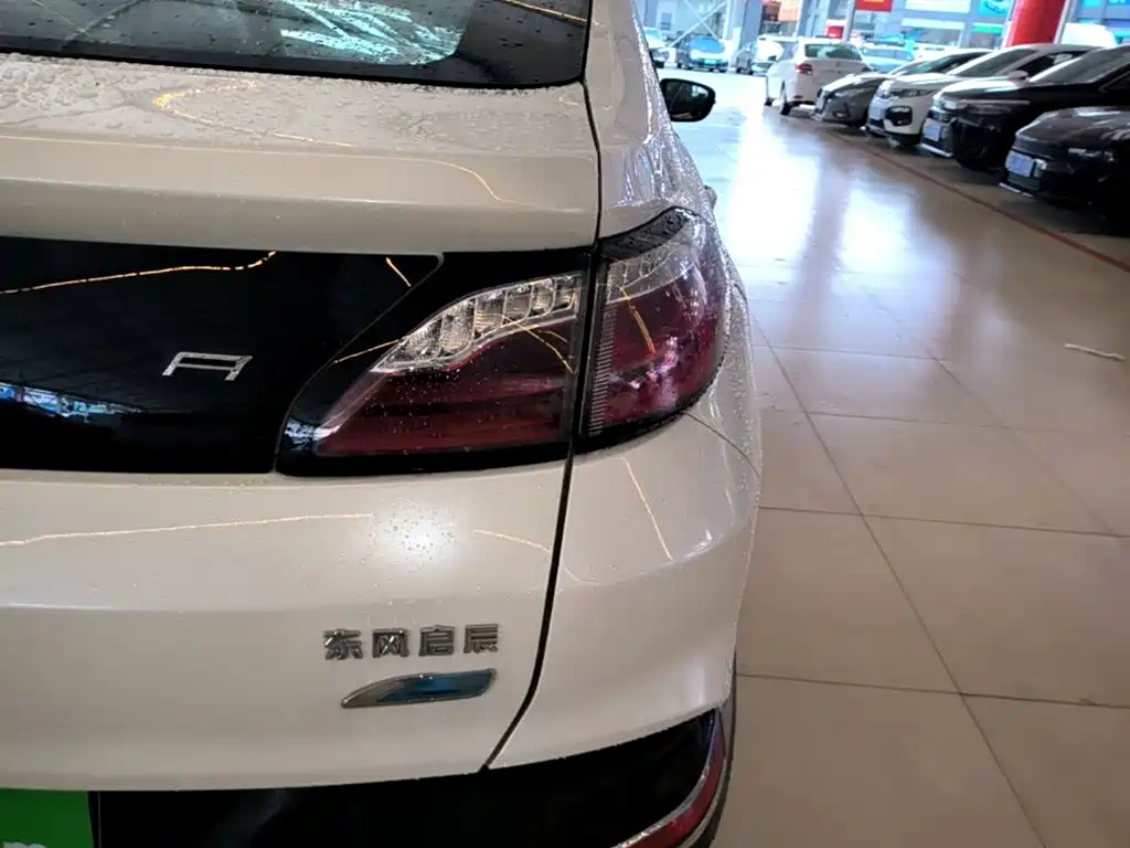 Venucia T90 2018 2018 2.0L CVT Smart Connection Fashion Edition China V
