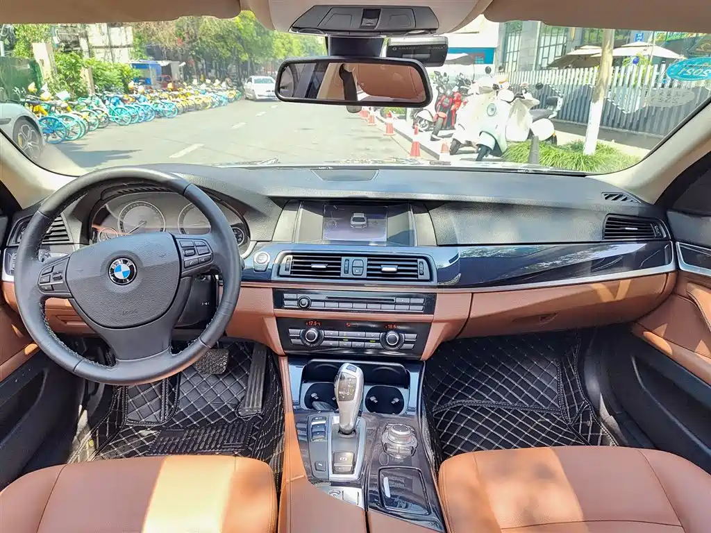 BMW 5 Series 2014 520Li Elegance фото 10