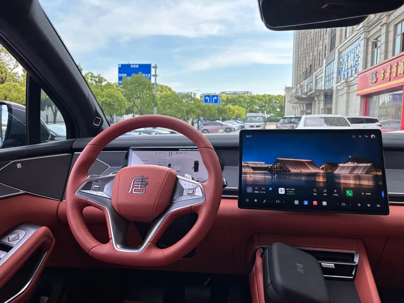 BYD Tang L 2025 DM 175KM Drone Player Edition фото 12