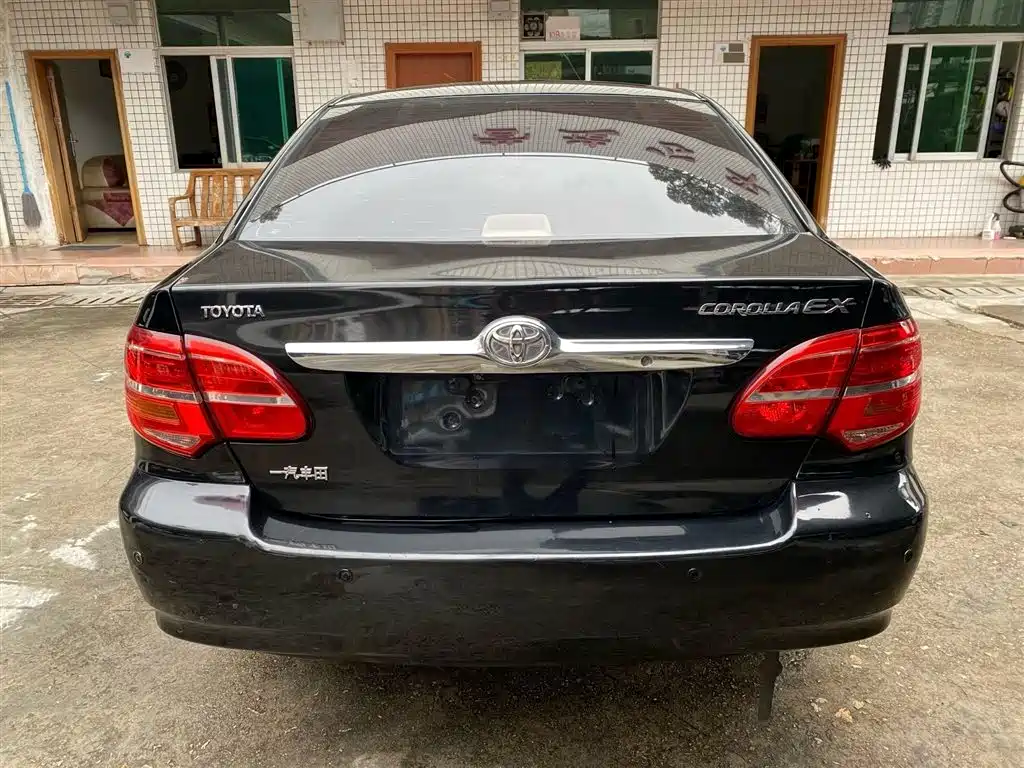 Toyota Corolla 2013 1.6L Automatic Luxury фото 8