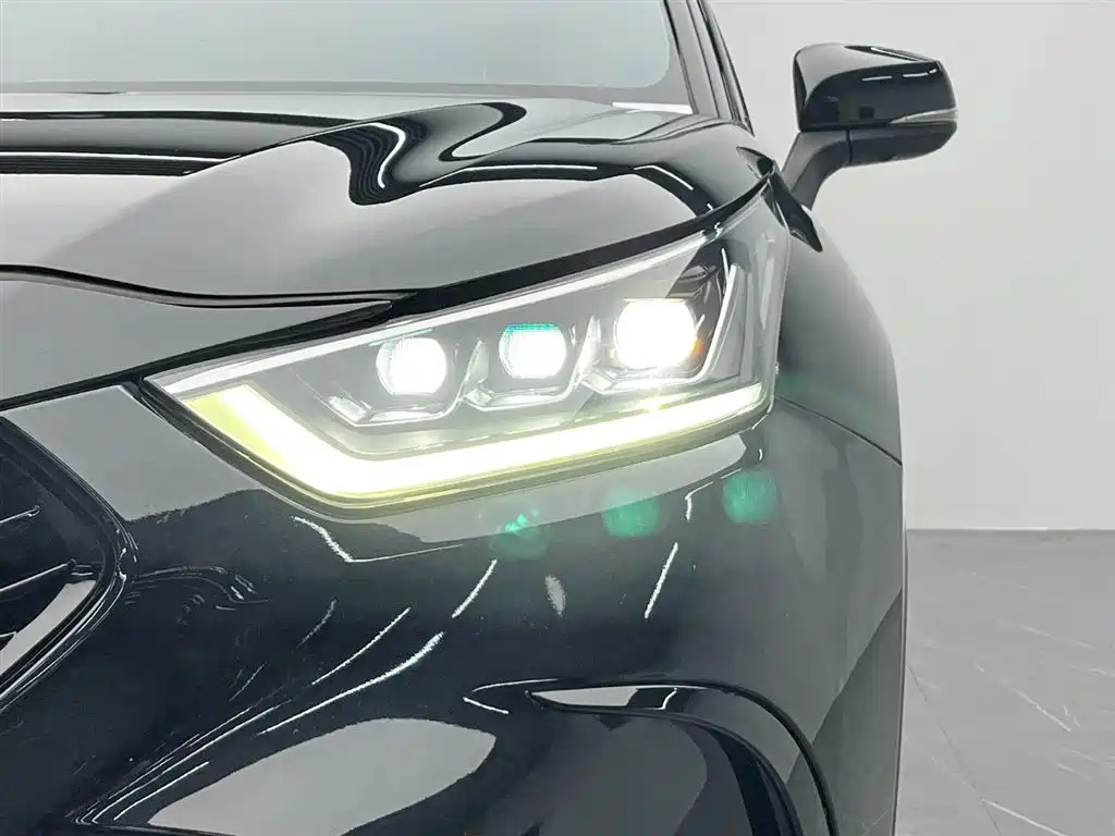 Toyota Crown Kluger 2022 2.5L HEV 4WD Premium Edition фото 9