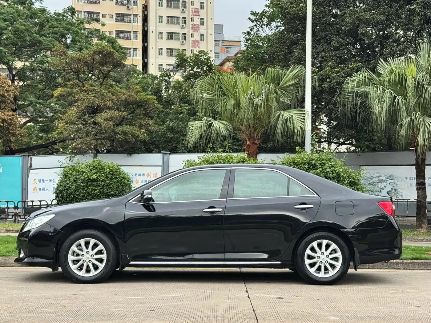 Toyota Camry 2012 2.0G Luxury Navigation Edition фото 6