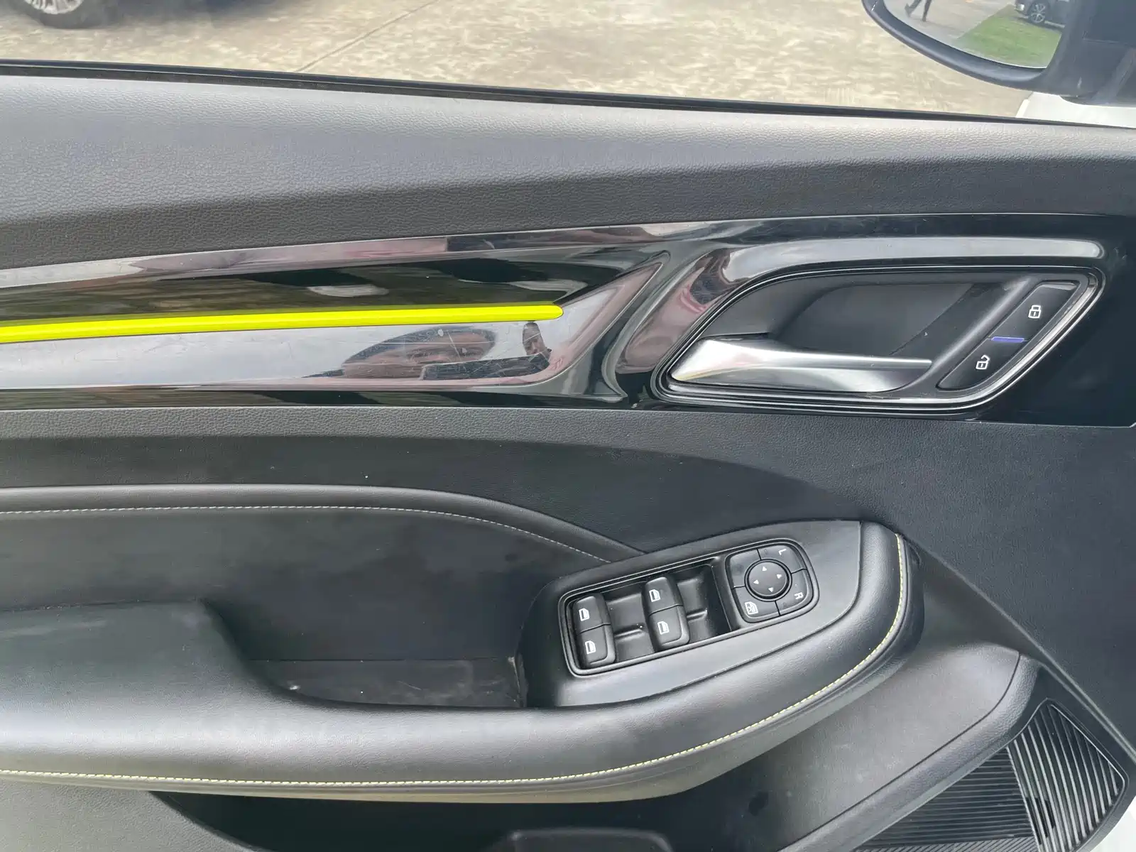 Фото 7 - Roewe i5