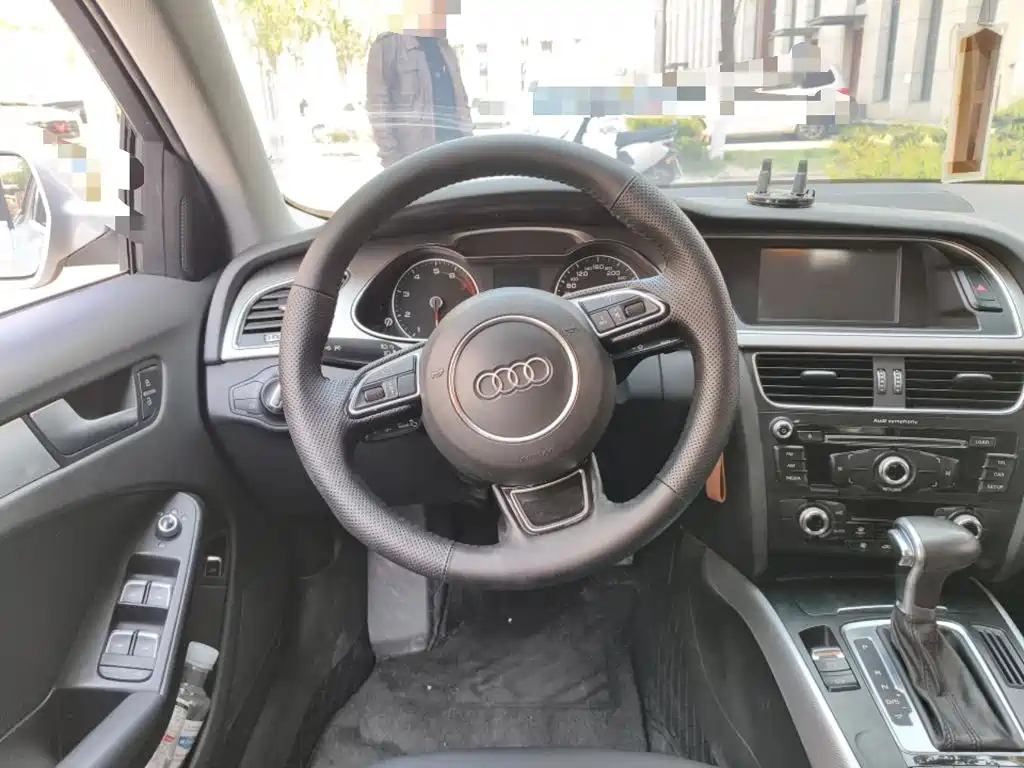 Фото 3 - Audi A4L