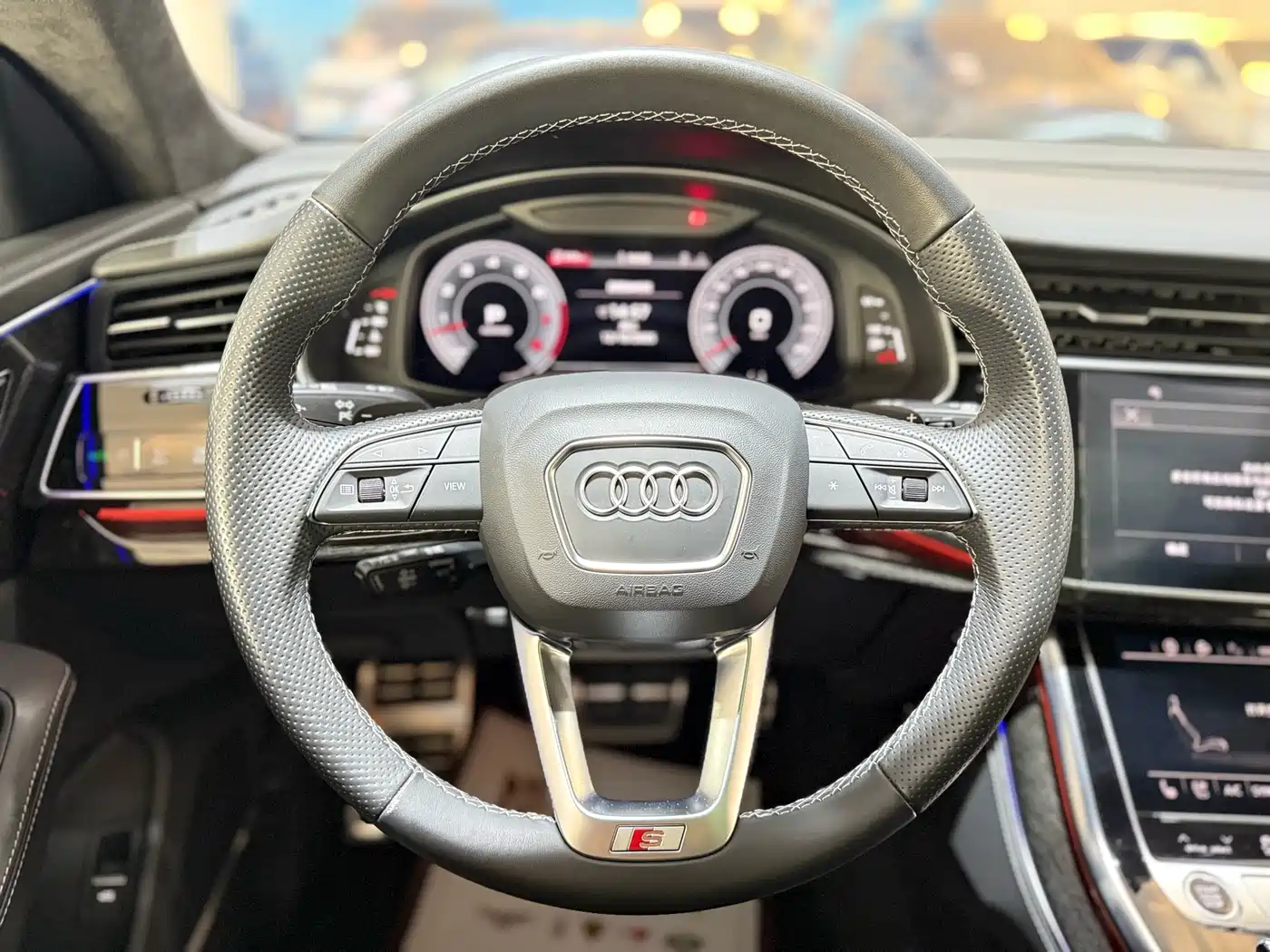 Audi Q8 2022 55 TFSI Exclusive Dynamic фото 8