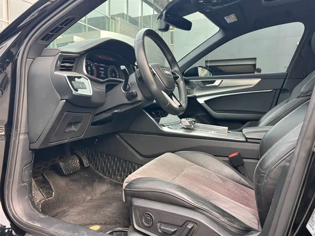 Audi A6L 2021 45 TFSI Exclusive Sport фото 3
