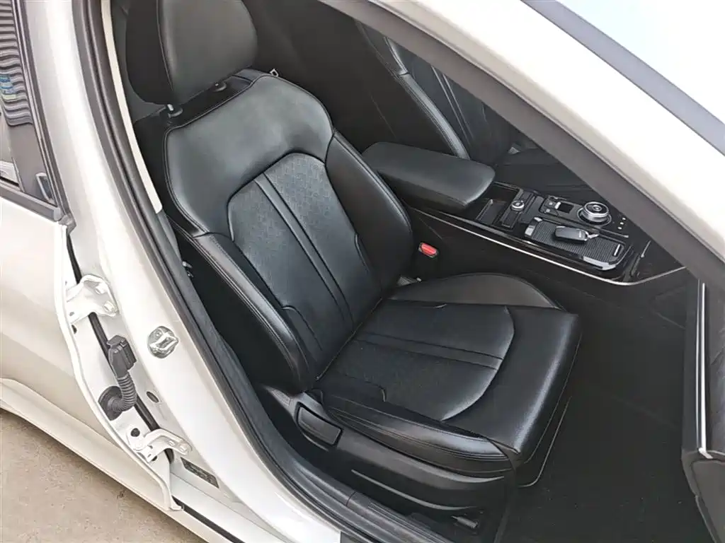 Kia K5 2020 270T CVVD Luxury Tech Version фото 25