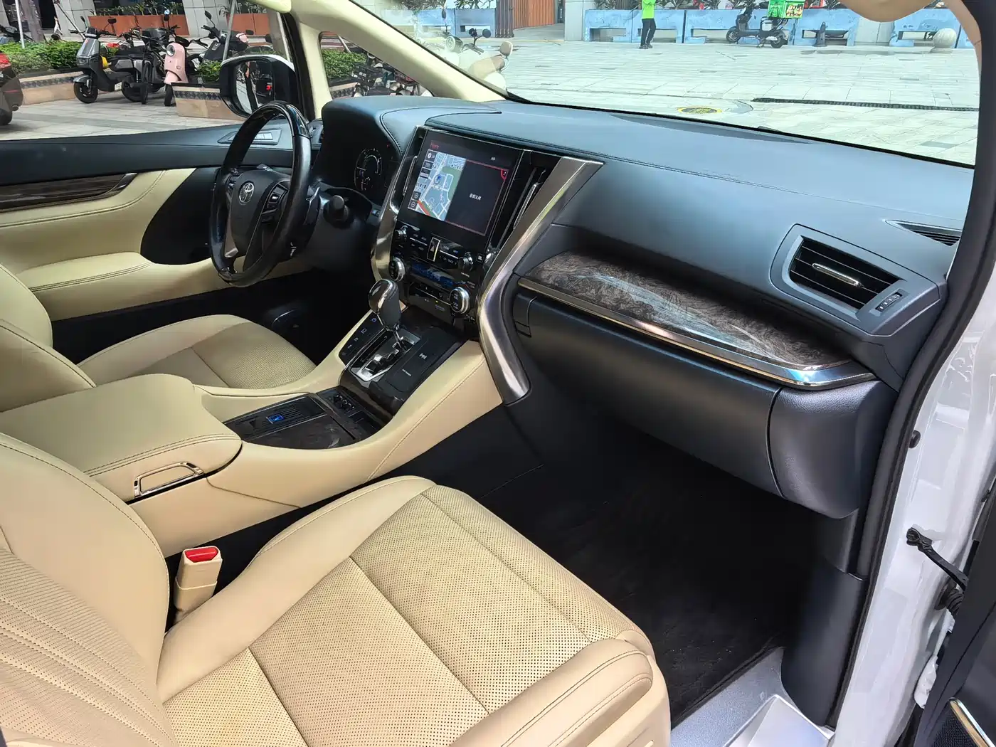 Toyota Alphard 2021 Hybrid 2.5L Premium фото 6