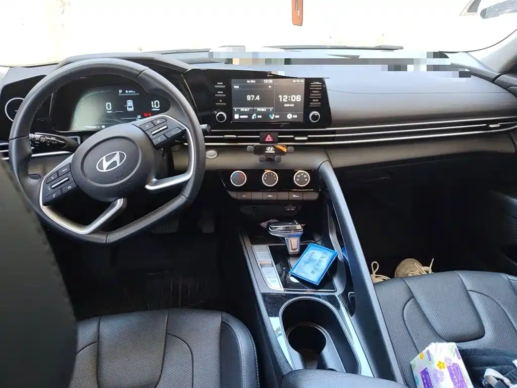 Hyundai Elantra 2023 1.5L CVT GLX Elite Edition фото 13