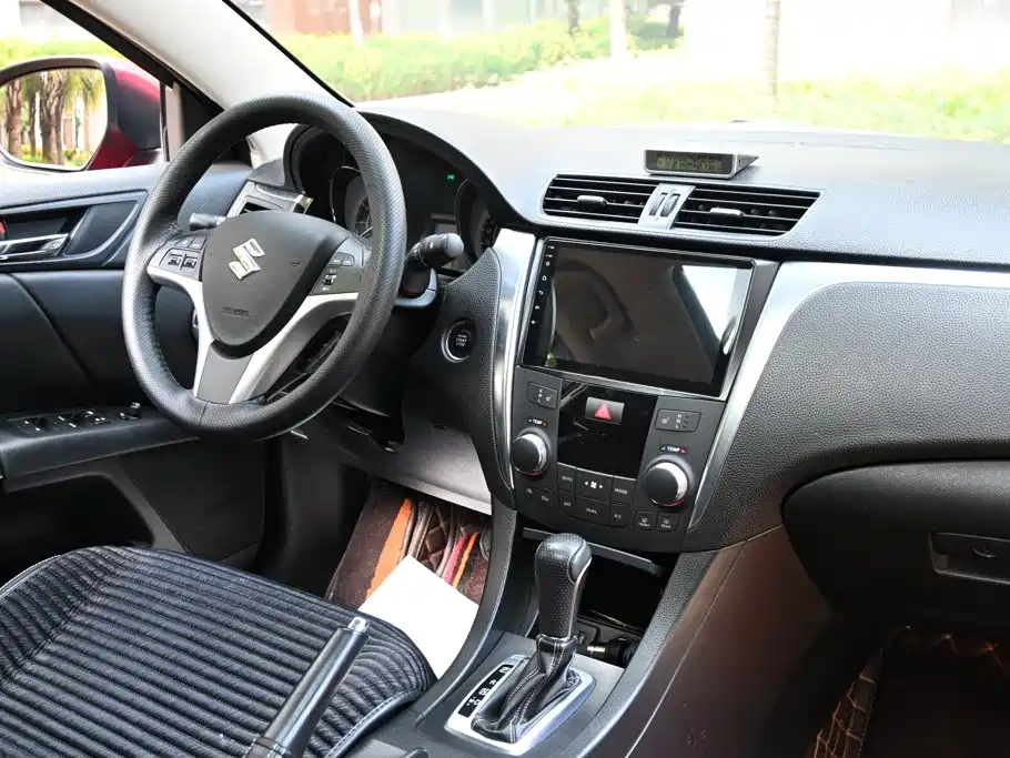 Suzuki Kizashi 2016 2011 2.4L 2WD Sport Navigation Edition