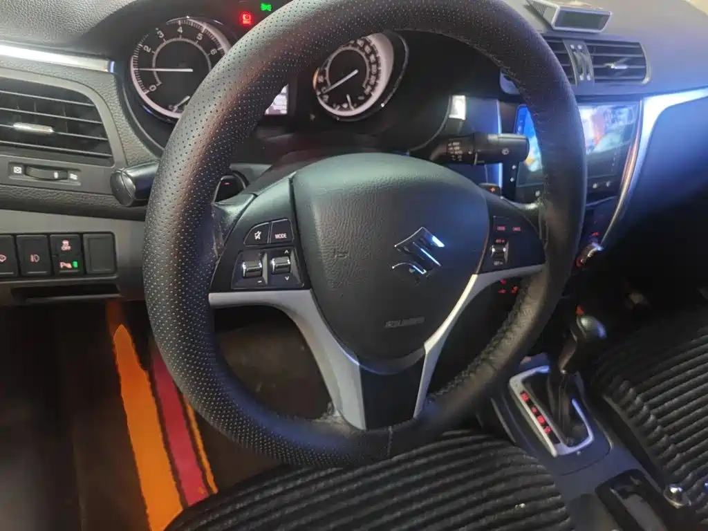 Suzuki Kizashi 2016 2011 2.4L 2WD Sport Navigation Edition