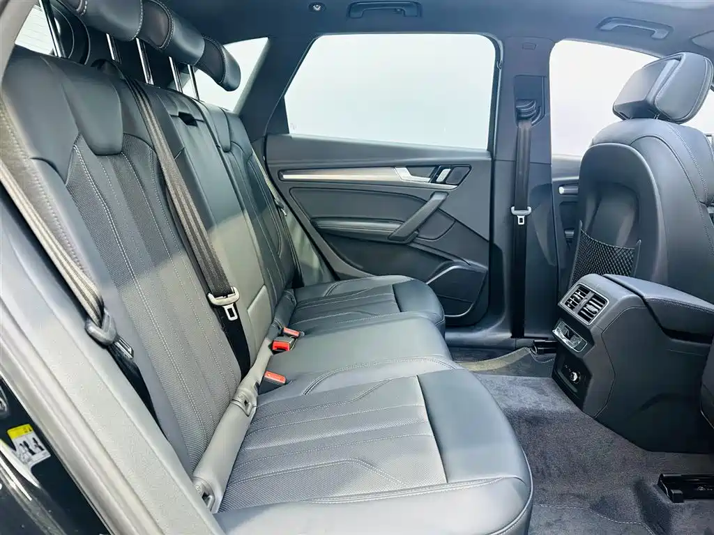 Audi Q5L 2022 Facelift 45T Luxury Dynamic фото 8