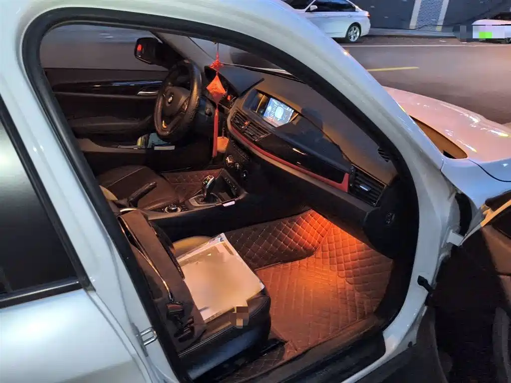 BMW X1 2015 Model sDrive18i Fashion Advanced Edition фото 20