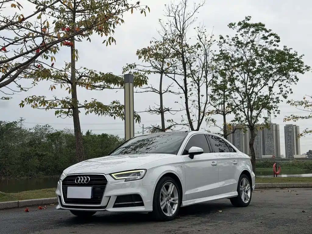 Фото 2 - Audi A3
