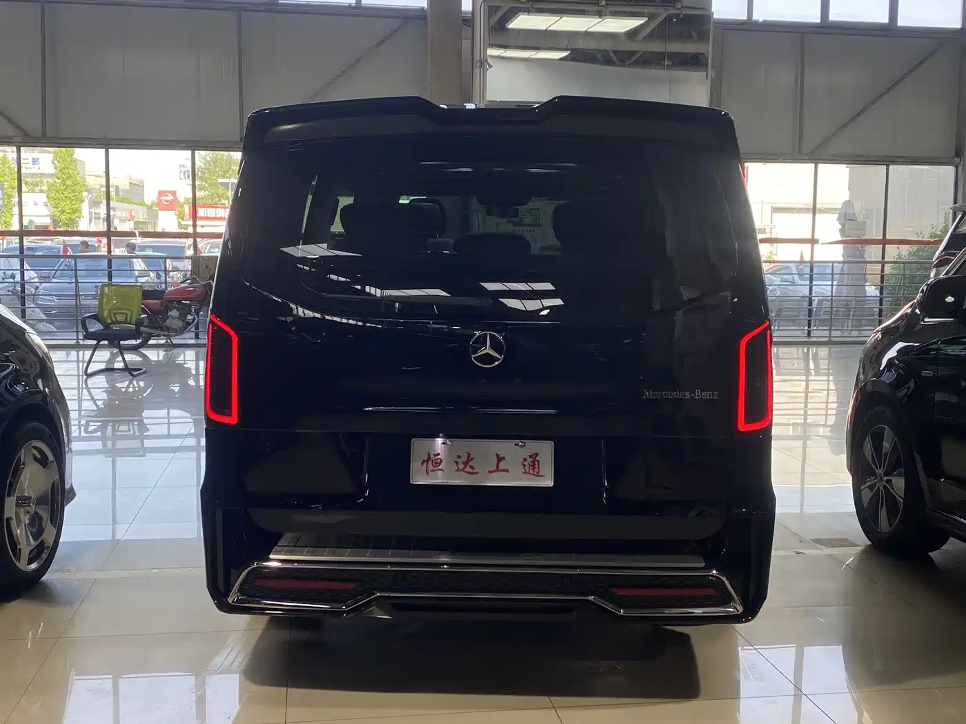 Mercedes-Benz Vito 2024 2.0T Business 7-Seater фото 15