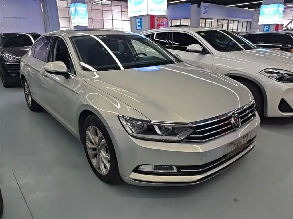 Volkswagen Magotan 2018 330TSI DSG Luxury фото 4