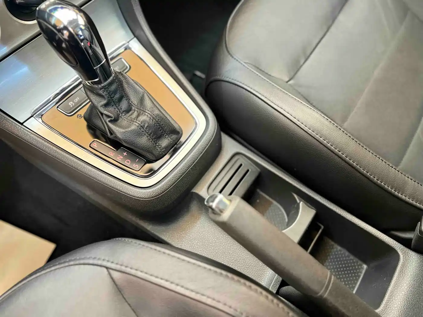 Volkswagen Lavida 2013 Facelift 1.4TSI DSG Comfort фото 11