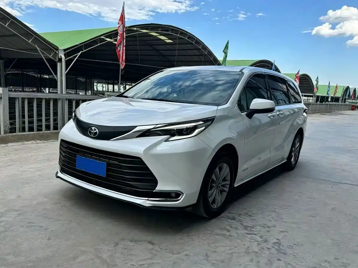 Toyota Sienna 2023 2.5L Hybrid Comfort Edition