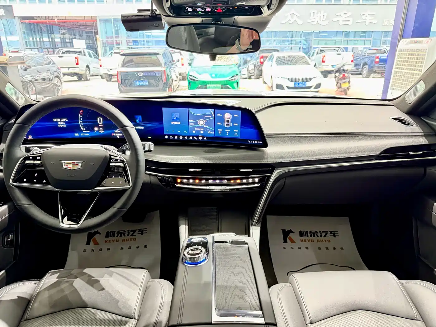 CADILLAC CT6