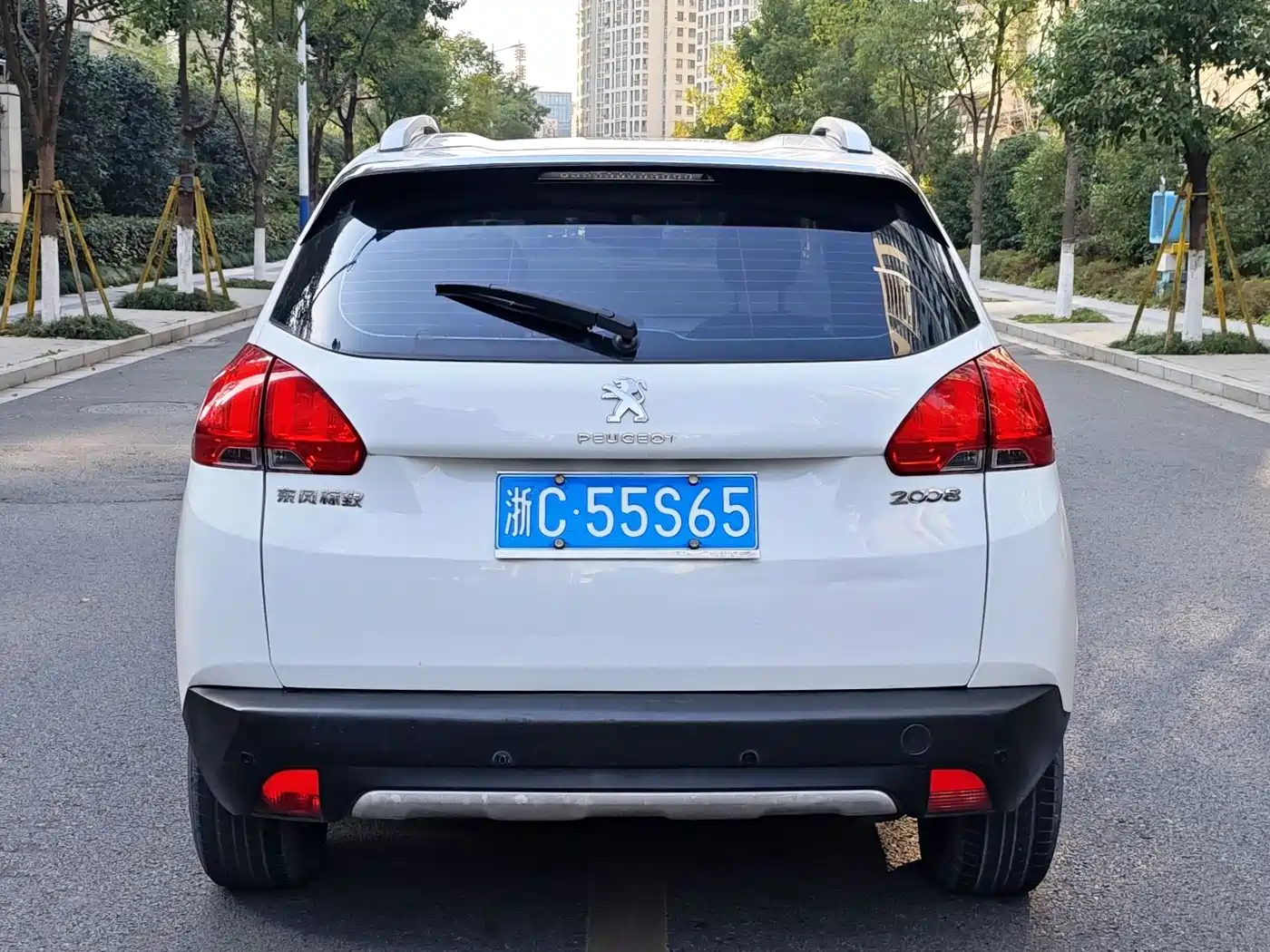 Peugeot 2008 2014 1.6L Automatic Trend Edition фото 4