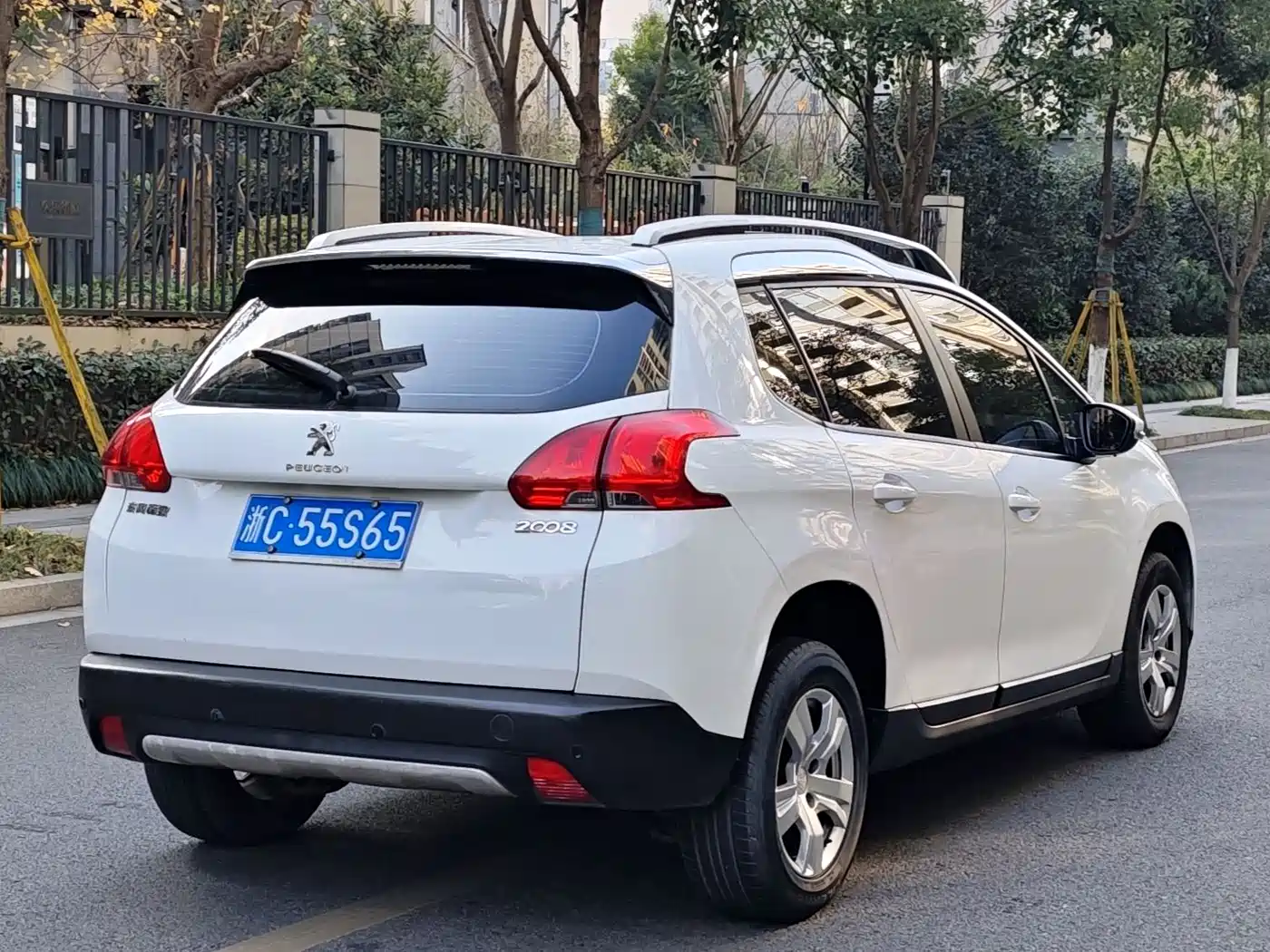 Peugeot 2008 2014 1.6L Automatic Trend Edition фото 5