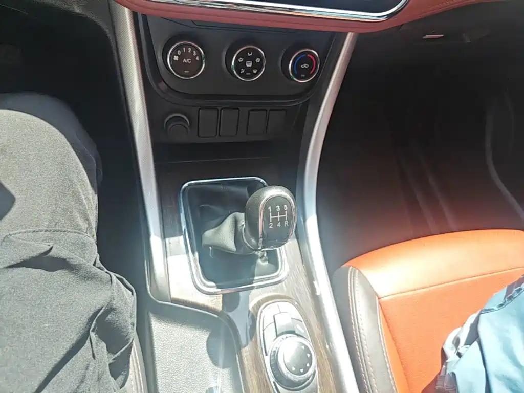 BAIC Huansu S3 2017 2016 S3L 1.5L Manual Premium