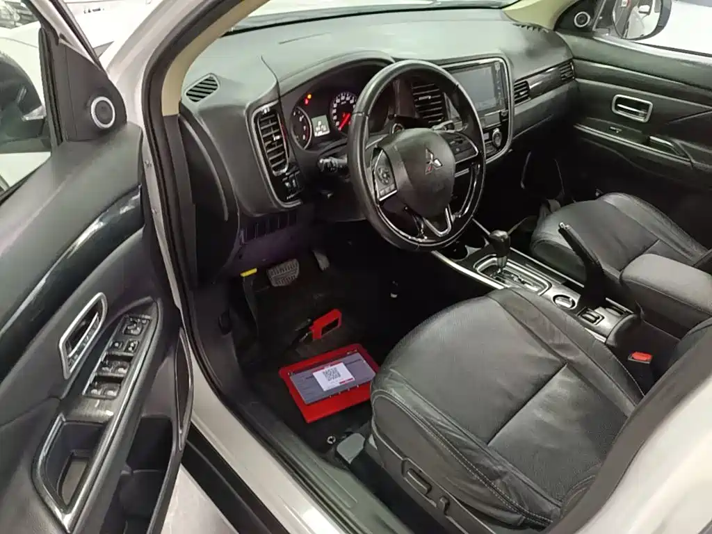 Mitsubishi Outlander 2017 2018 2.0L 2WD Glory Edition 5-seater
