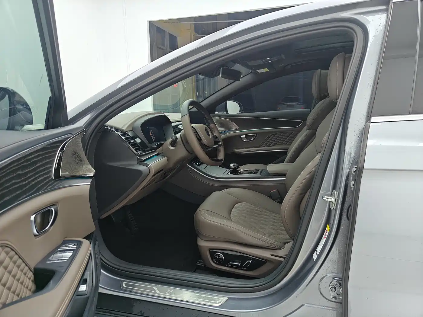 BYD Han 2024 Model DM-i Glory Edition 121KM Premium Type фото 20