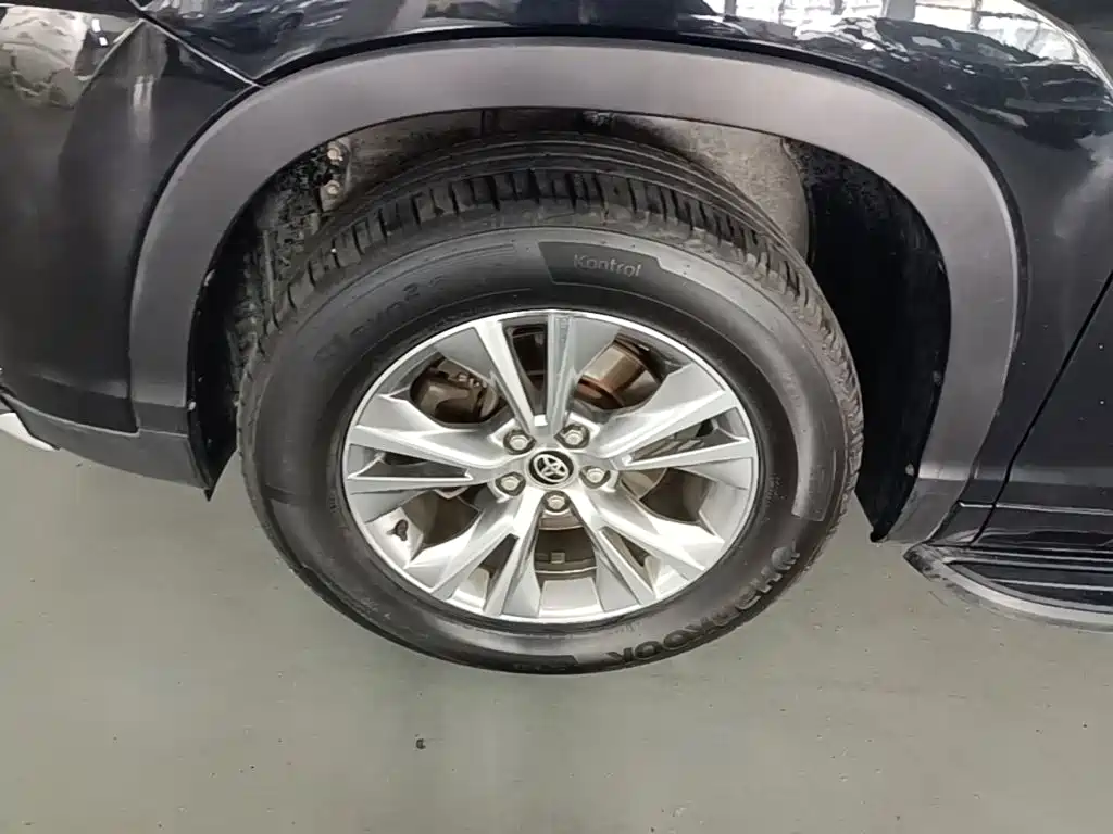 Фото 23 - Toyota Highlander