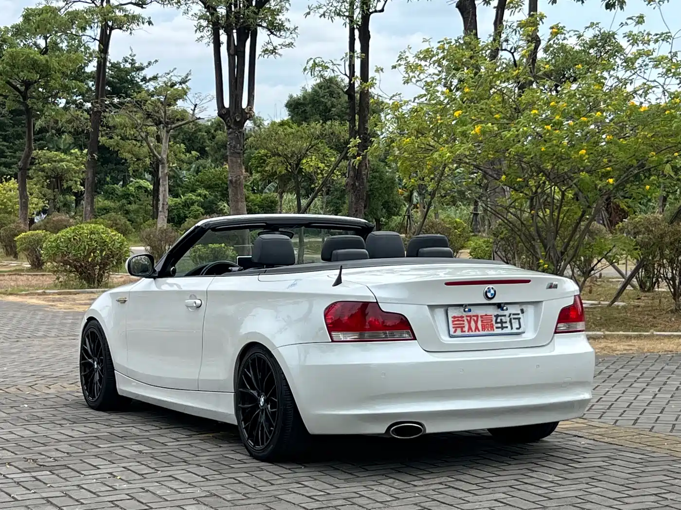 BMW 1 Series (Import) 2011 120i Convertible фото 12