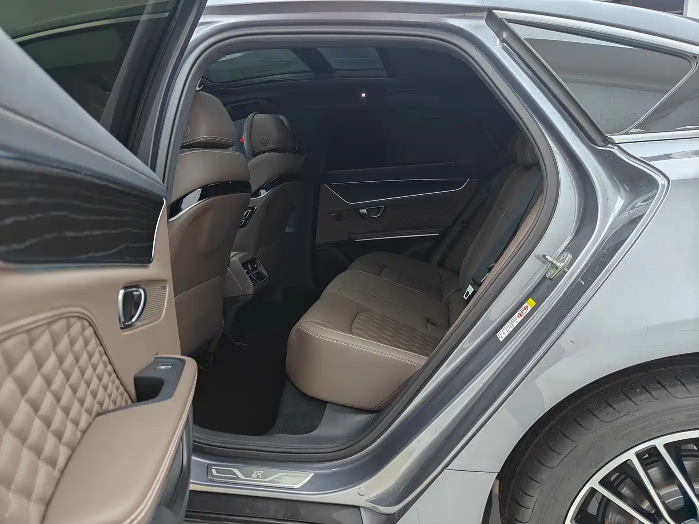 BYD Han 2024 Model DM-i Glory Edition 121KM Premium Type фото 21