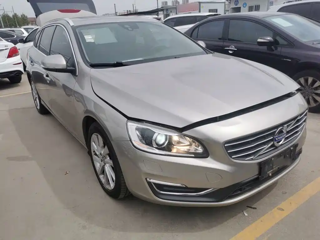 Volvo V60 2015 2015 T5 Momentum