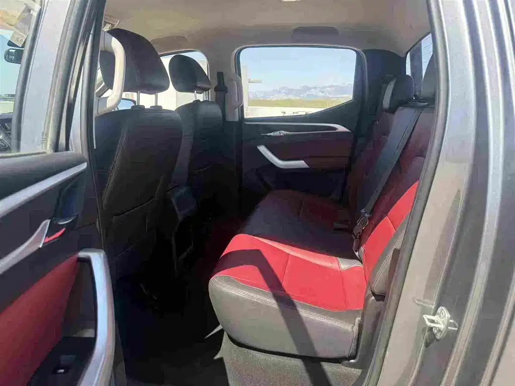 SAIC Maxus Maxus T70 2022 2.0T Manual Diesel 2WD 5th Anniversary Elite Long Bed Flat Floor фото 6