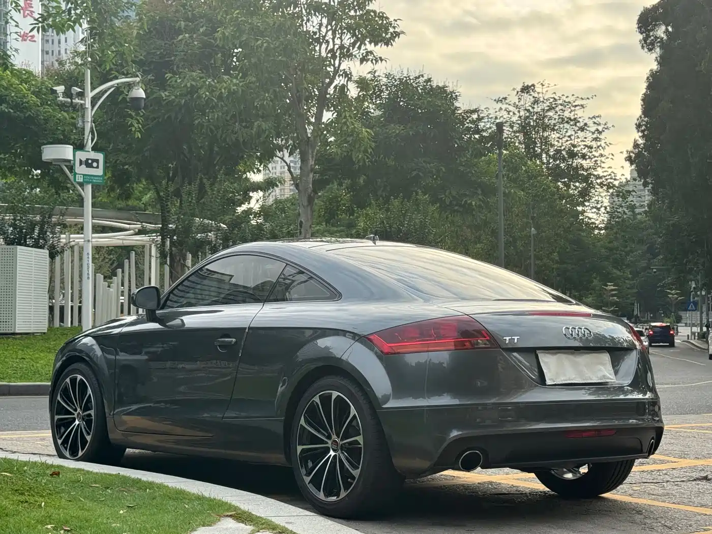 Audi TT 2011 TT Coupe 2.0TFSI фото 12