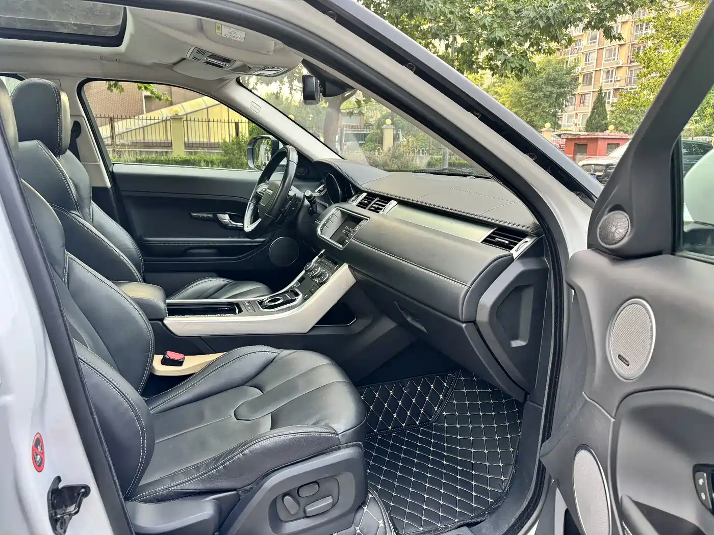 Land Rover Range Rover Evoque (Import) 2014 2013 Model 2.0T 5-door Brilliant Edition