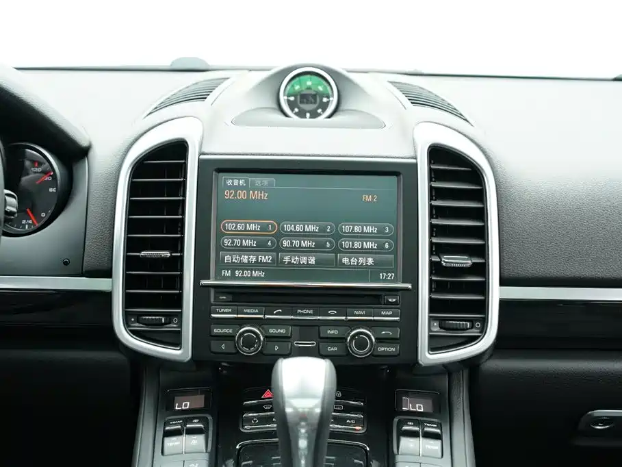 Porsche Cayenne 2011 Cayenne 3.0T фото 17