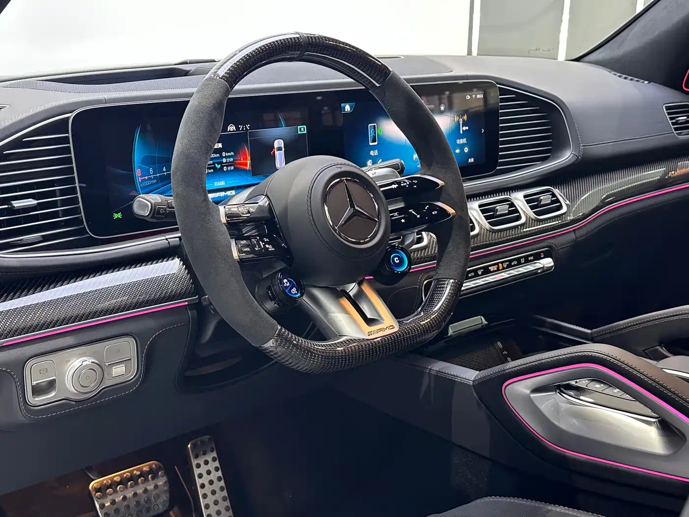 MERCEDES-BENZ GLS AMG