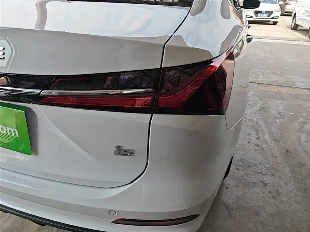 Roewe i5 2025 2023 1.5L CVT Luxury Edition