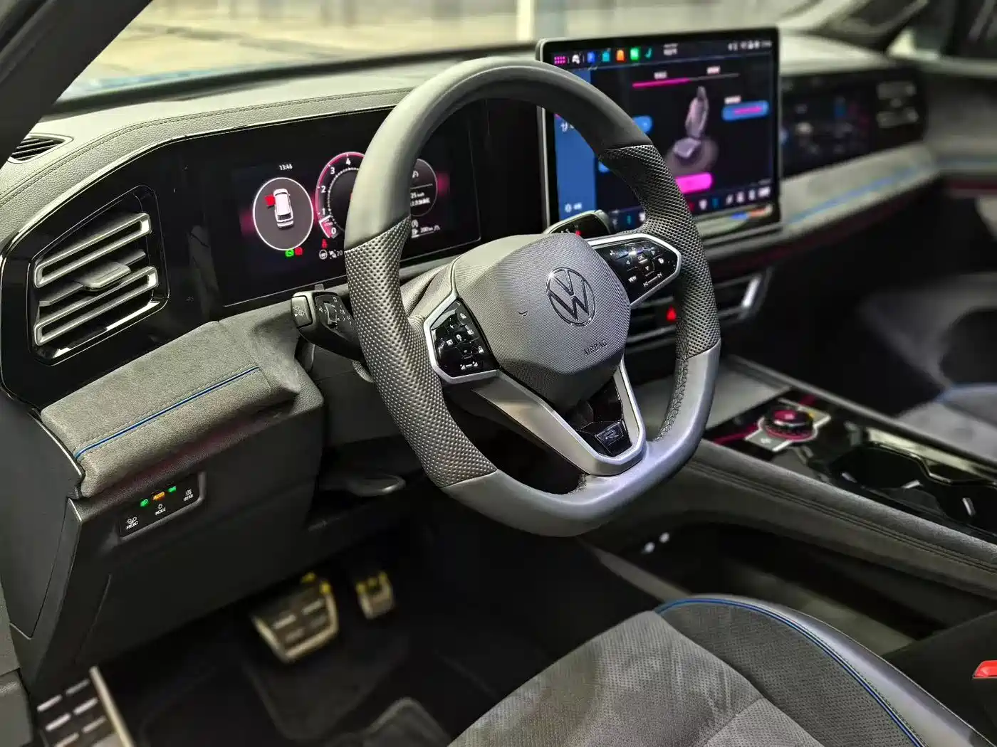 Volkswagen Tiguan L 2024 PRO 380TSI 4WD R-Line Premium Edition фото 4
